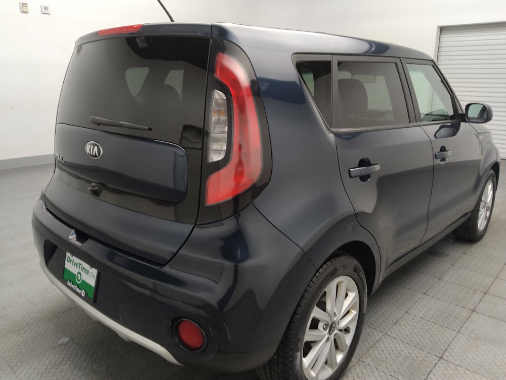 Used 2018 Kia Soul + FWD image 9