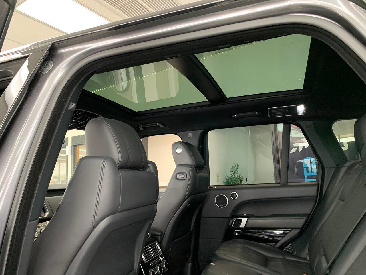 Used 2016 Land Rover Range Rover Supercharged AWD/4WD image 9