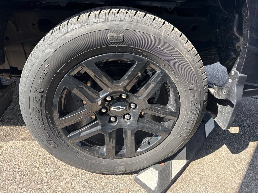 Used 2023 Chevrolet Silverado 1500 Custom w/ LPO, Dark Essentials Package AWD/4WD image 9