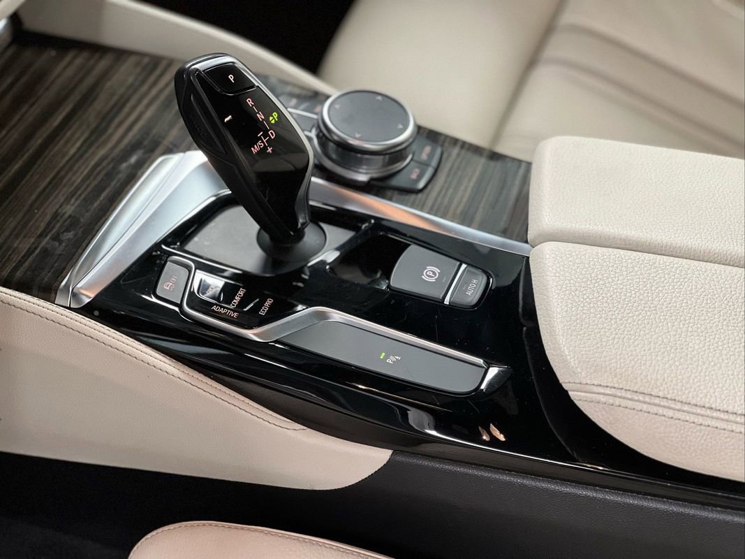 Used 2018 BMW M550i xDrive image 38