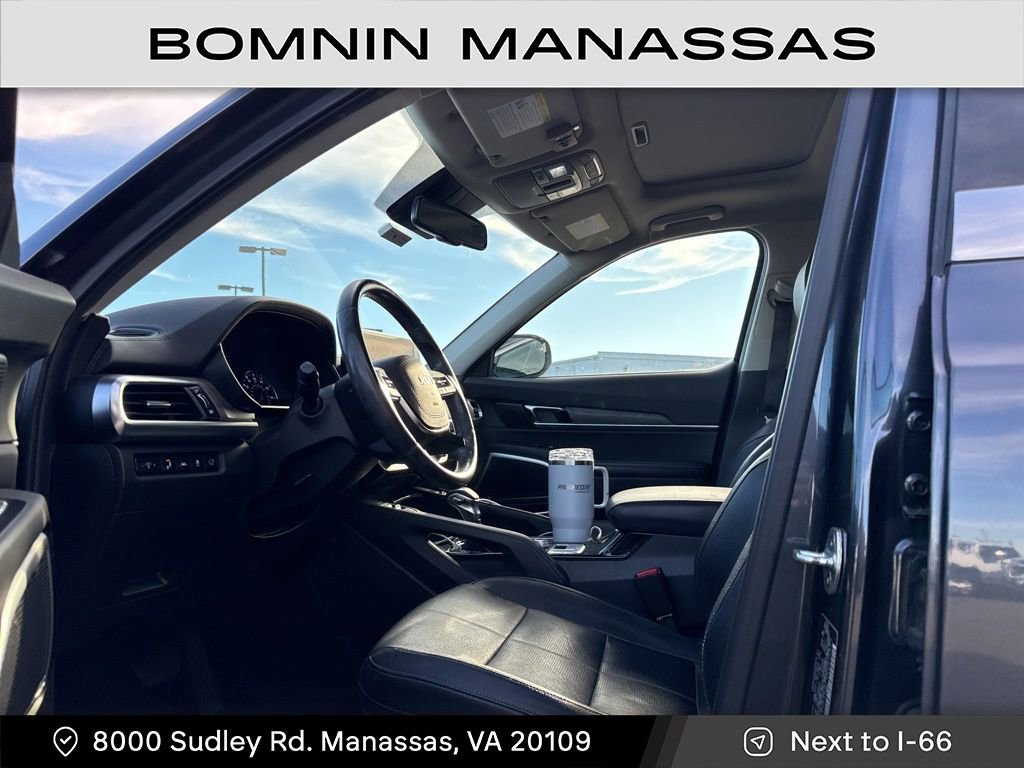 Used 2022 Kia Telluride EX w/ EX Premium Package image 2