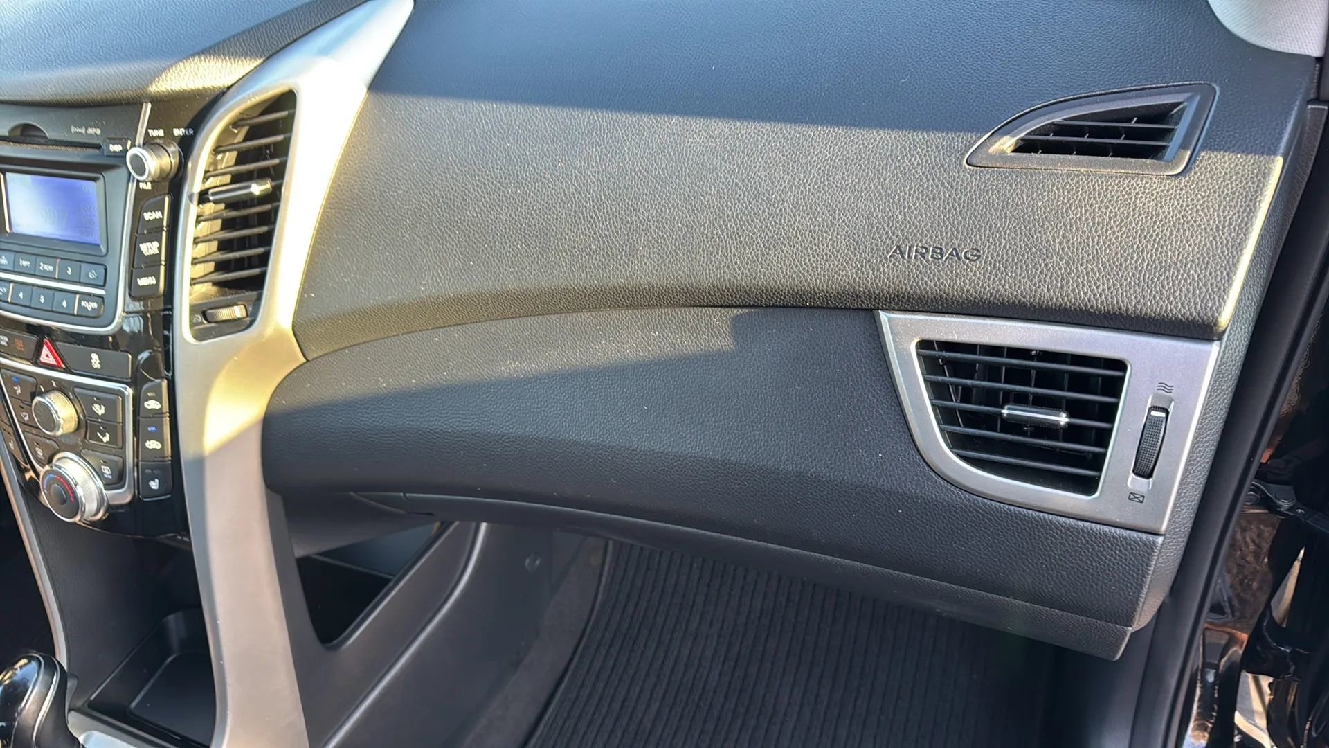 Used 2014 Hyundai Elantra GT w/ Option Group 02 image 18