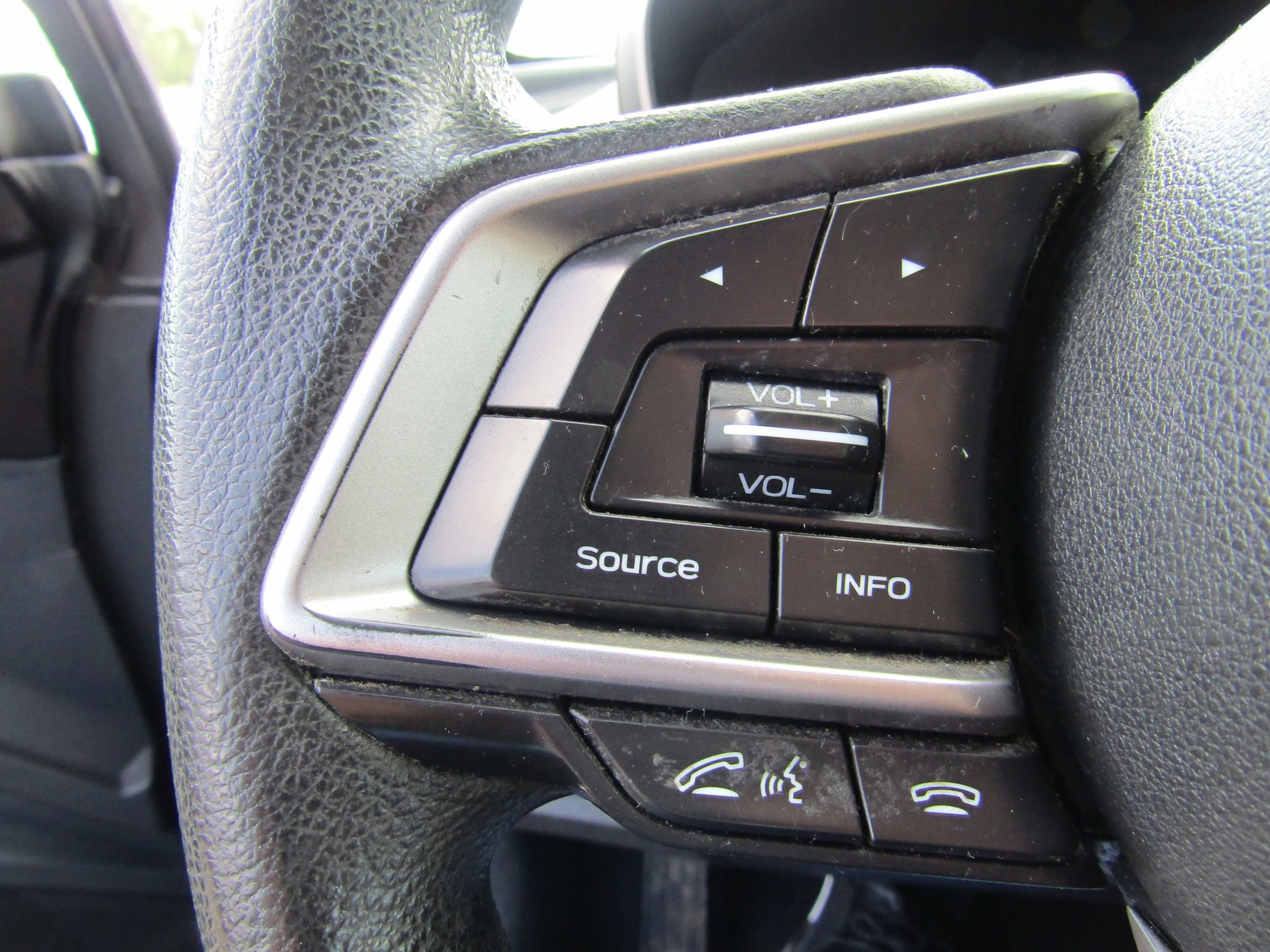 Used 2017 Subaru Impreza 2.0i Premium image 24