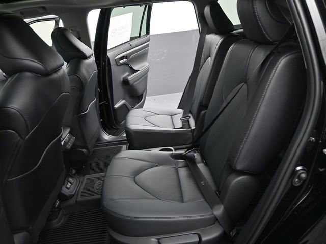 New 2026 Toyota Highlander Limited image 13