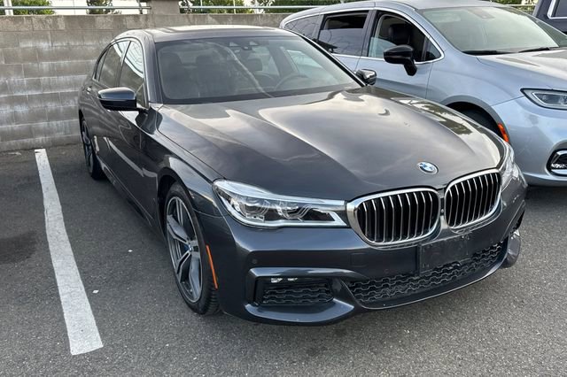 Used 2019 BMW 750i RWD image 2