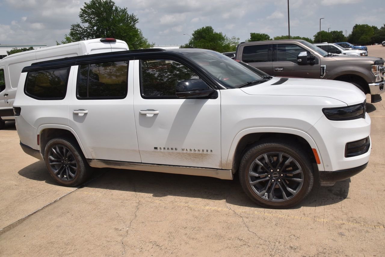 Used 2024 Jeep Grand Wagoneer Series II w/ Quick Order Packagew 28T image 5