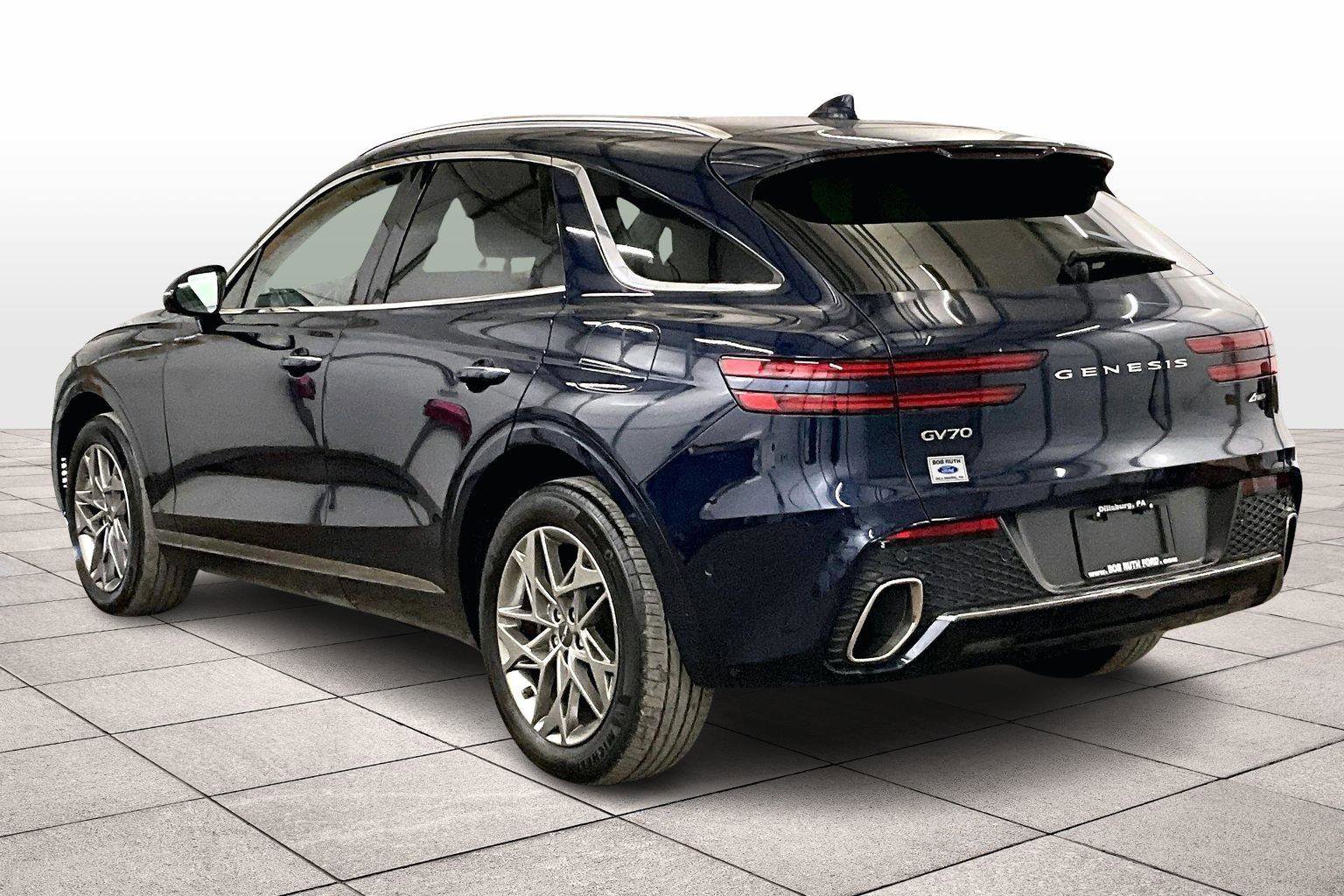 Used 2022 Genesis GV70 2.5T w/ Advanced Package image 10