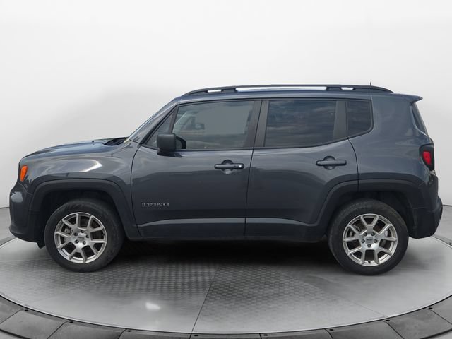 Used 2022 Jeep Renegade Latitude AWD/4WD image 2