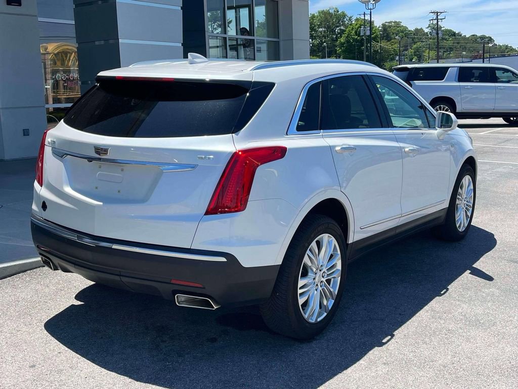 Used 2017 Cadillac XT5 Premium Luxury FWD image 3