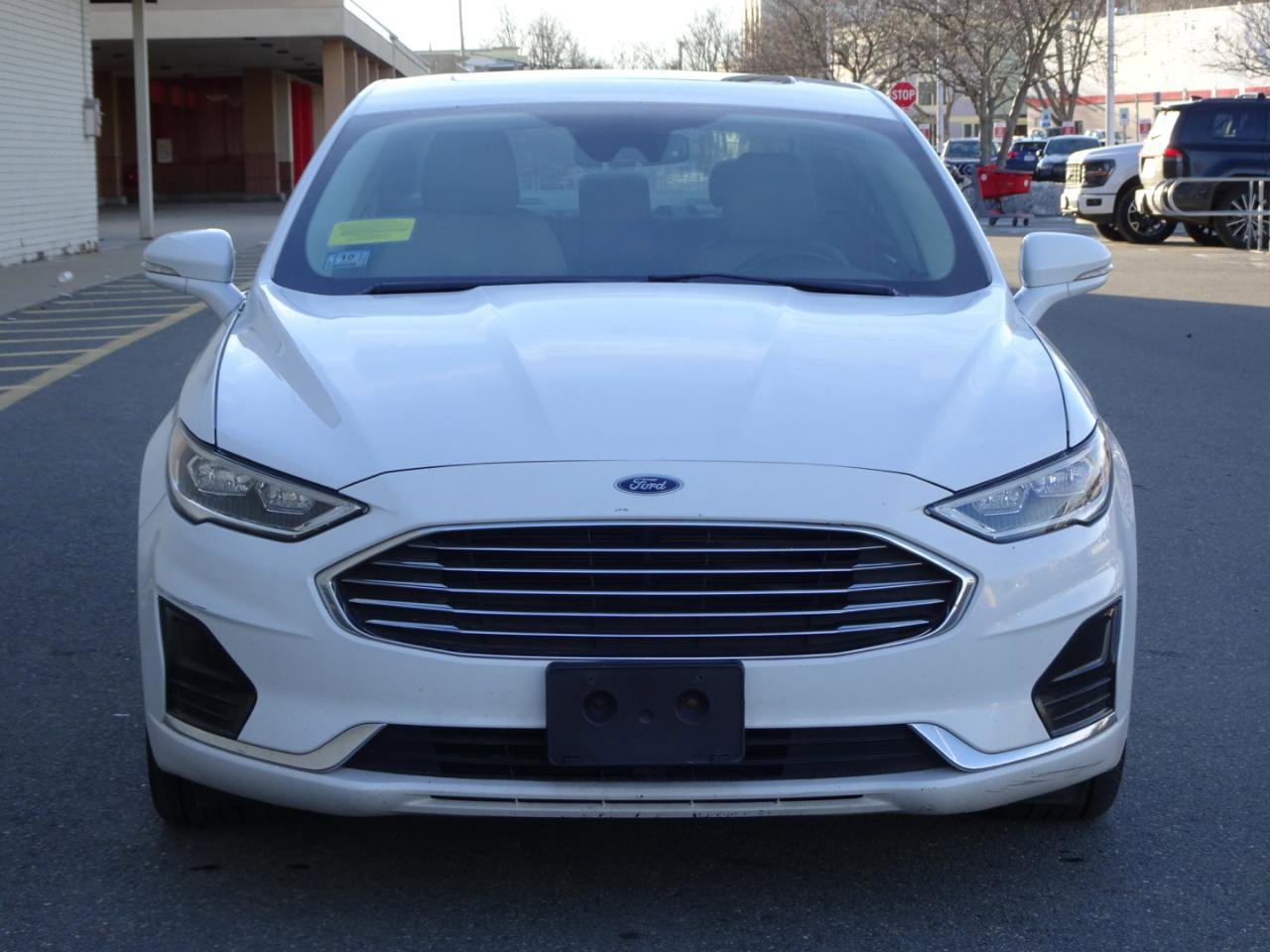 Used 2019 Ford Fusion SEL image 2
