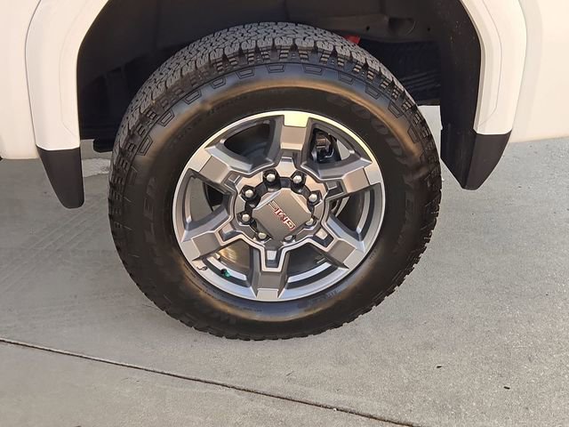 Certified 2025 GMC Sierra 2500 SLT image 32