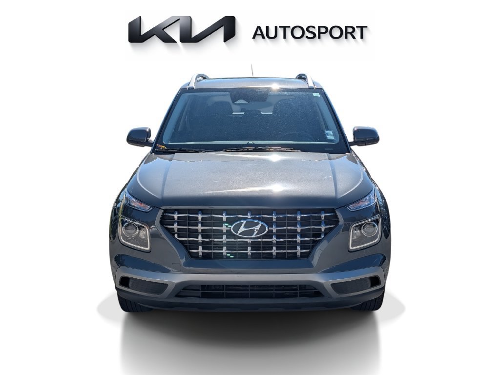 Used 2025 Hyundai Venue SEL FWD image 2