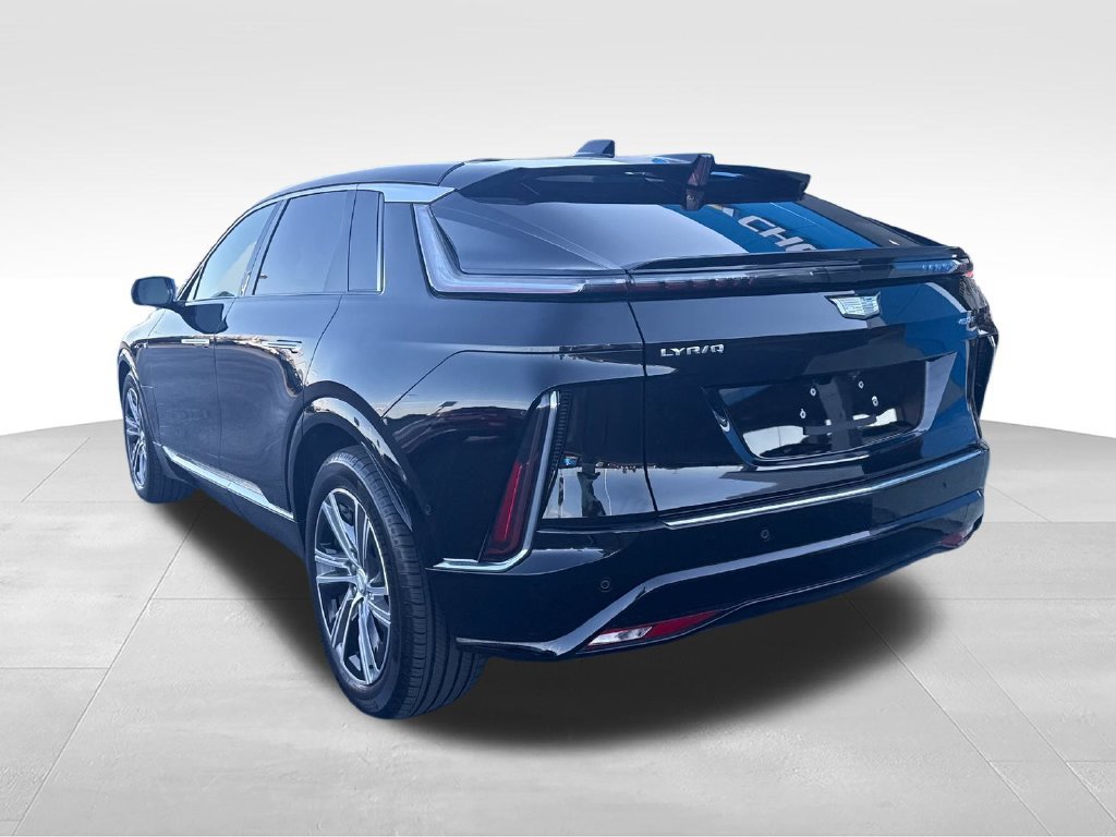 Used 2024 Cadillac Lyriq Luxury RWD image 3