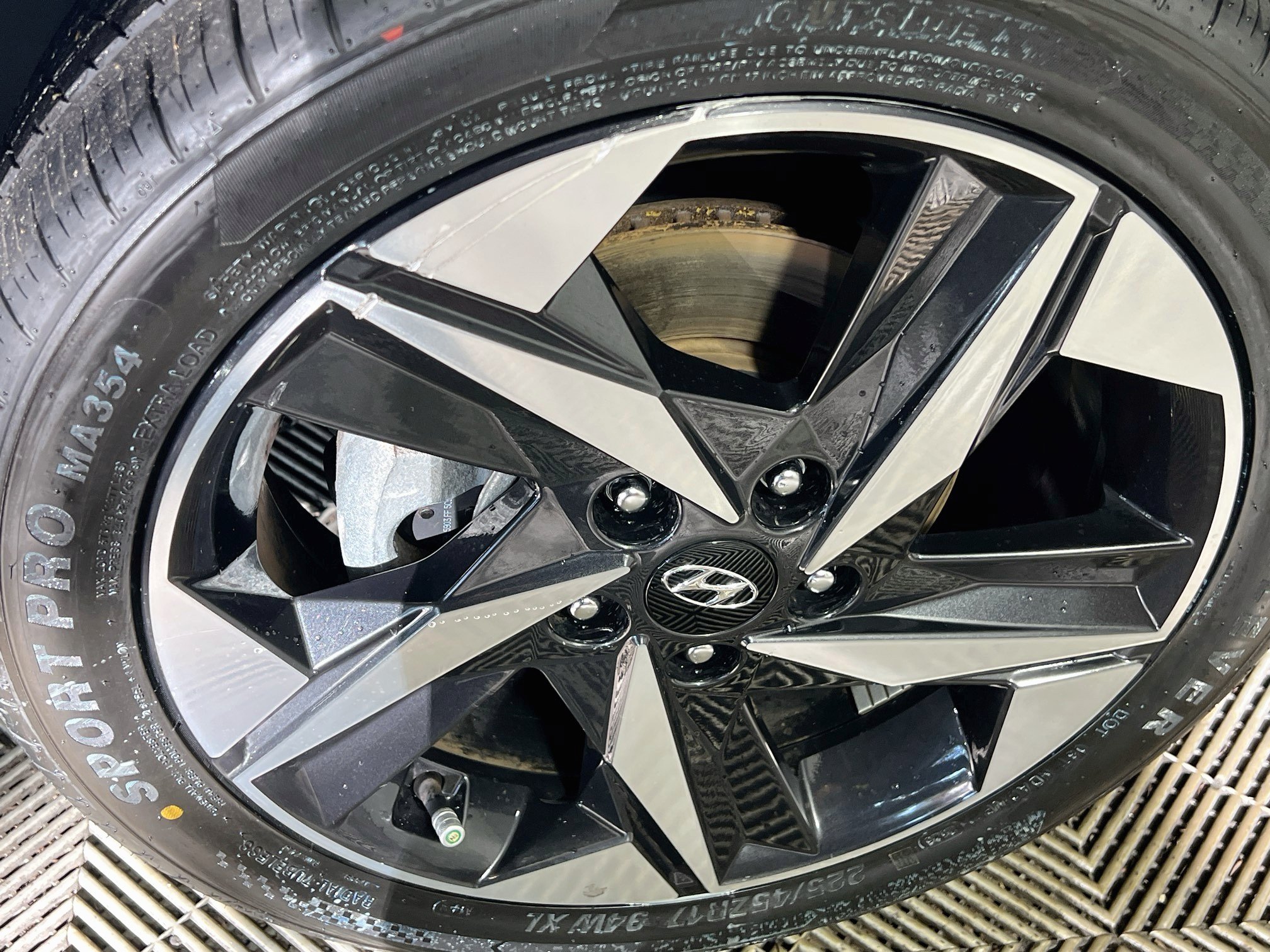 Used 2023 Hyundai Elantra SEL w/ Convenience Package FWD image 14