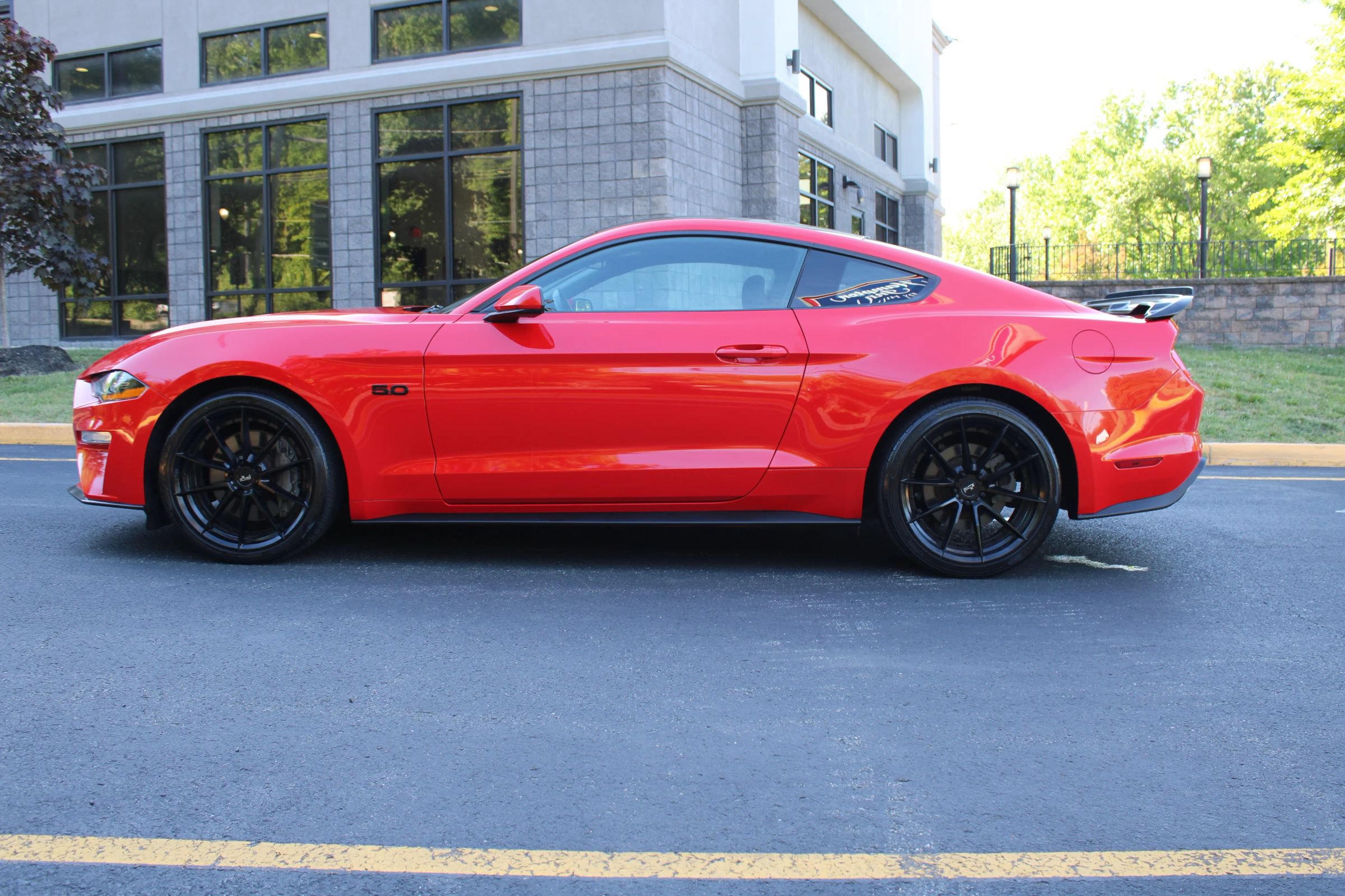 Used 2019 Ford Mustang GT w/ Black Accent Package RWD image 20