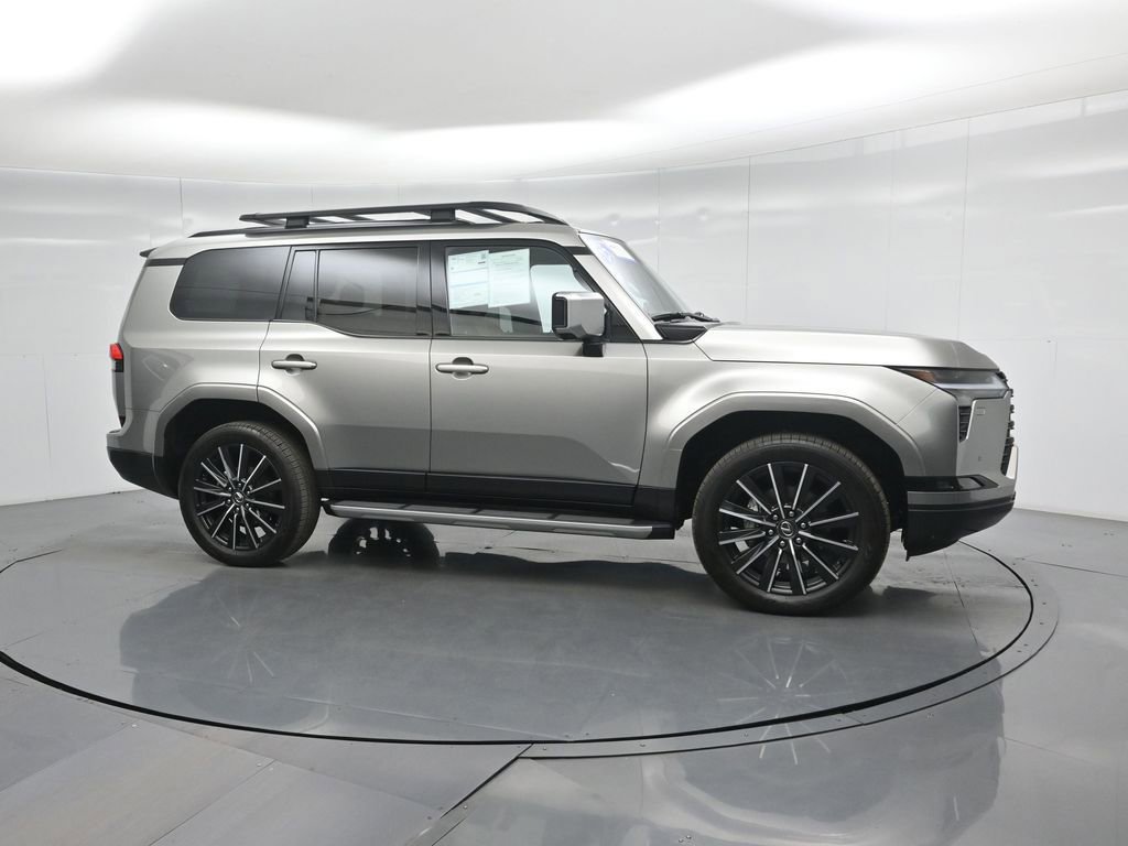 Used 2025 Lexus GX 550 w/ Accessory Package (2T) image 28