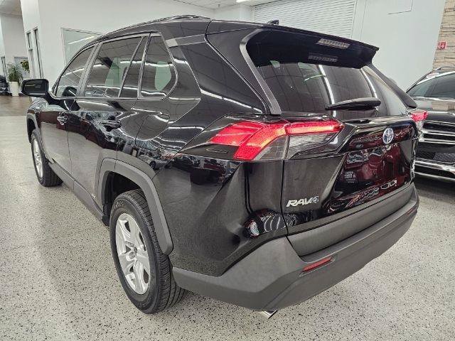 Used 2021 Toyota RAV4 LE AWD/4WD image 6