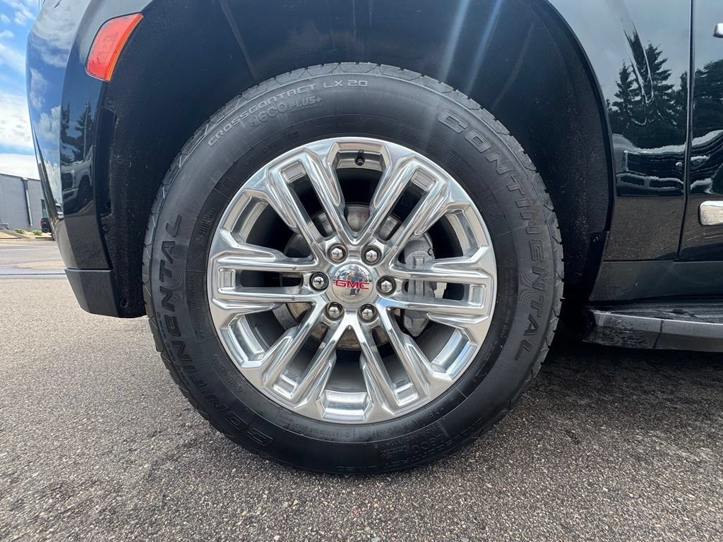 Used 2024 GMC Yukon XL SLT w/ SLT Luxury Package AWD/4WD image 13