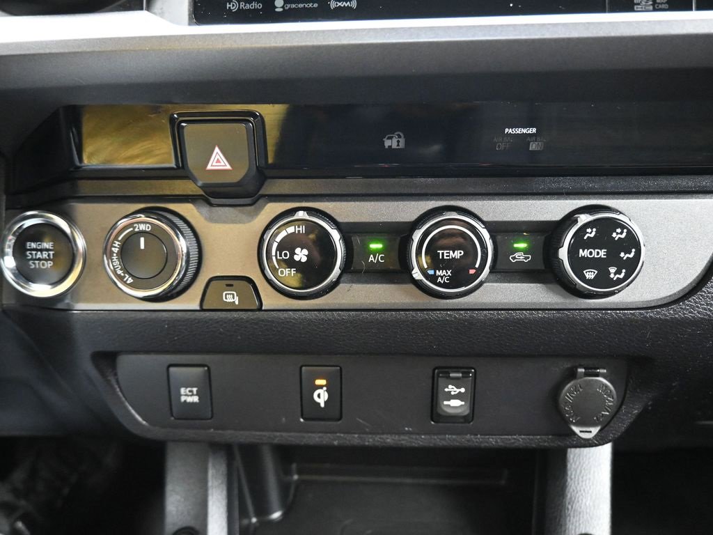 Used 2017 Toyota Tacoma TRD Sport image 19