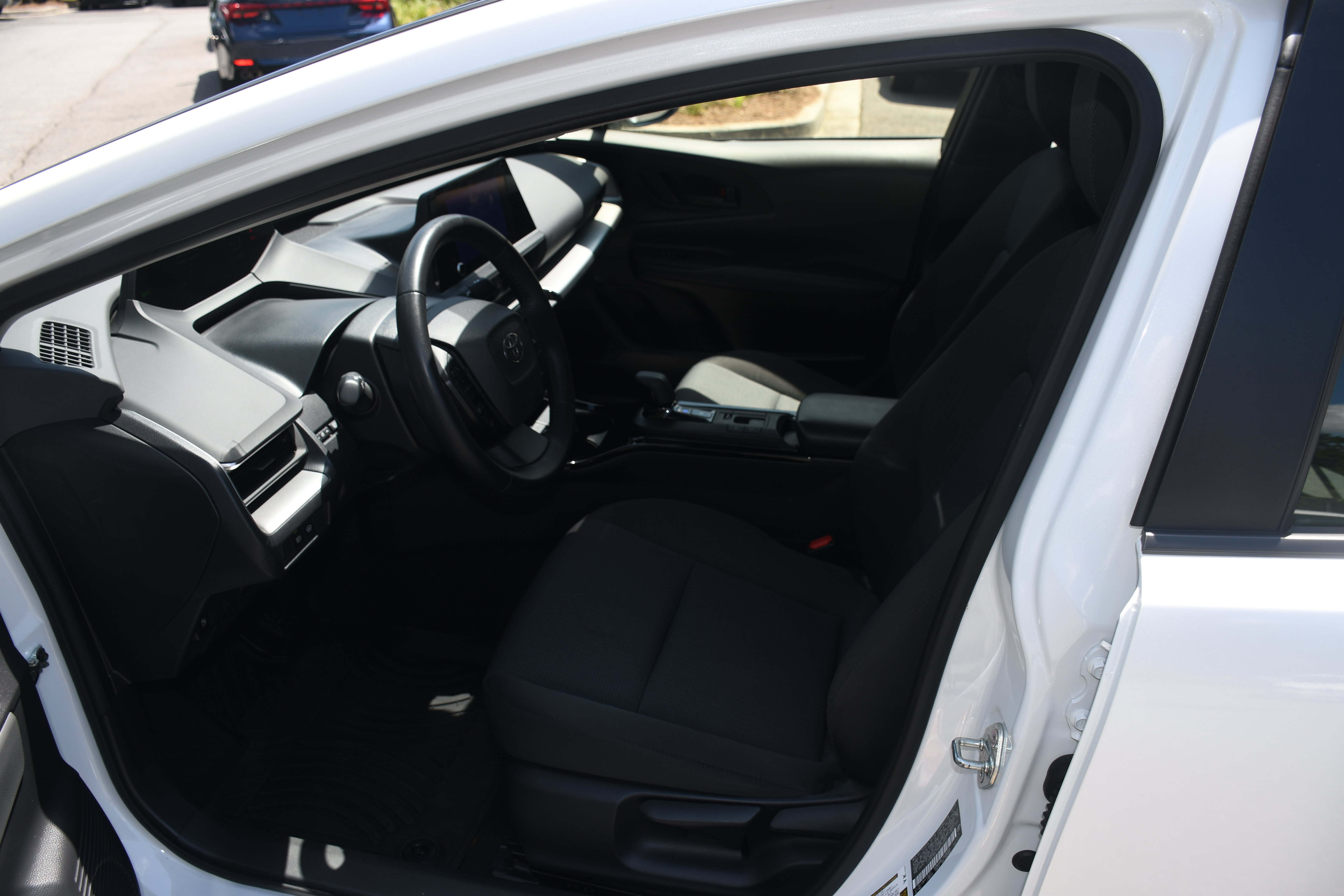 Certified 2024 Toyota Prius LE AWD/4WD image 7
