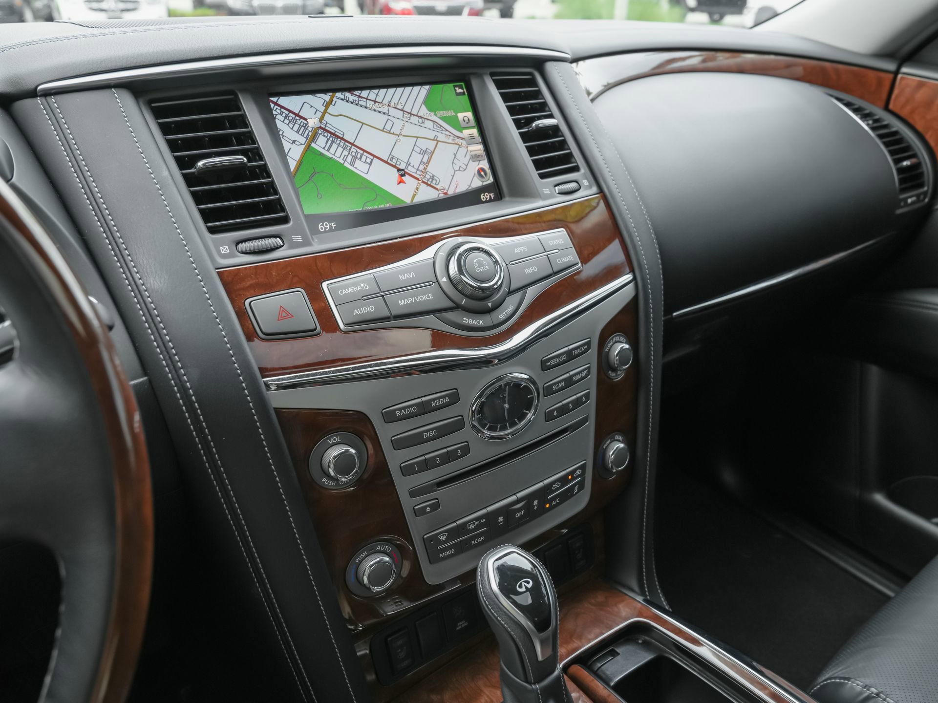 Certified 2019 INFINITI QX80 Luxe w/ All-Season Package RWD image 11