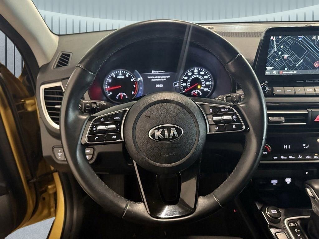 Used 2021 Kia Seltos SX w/ SX Sunroof Package image 10
