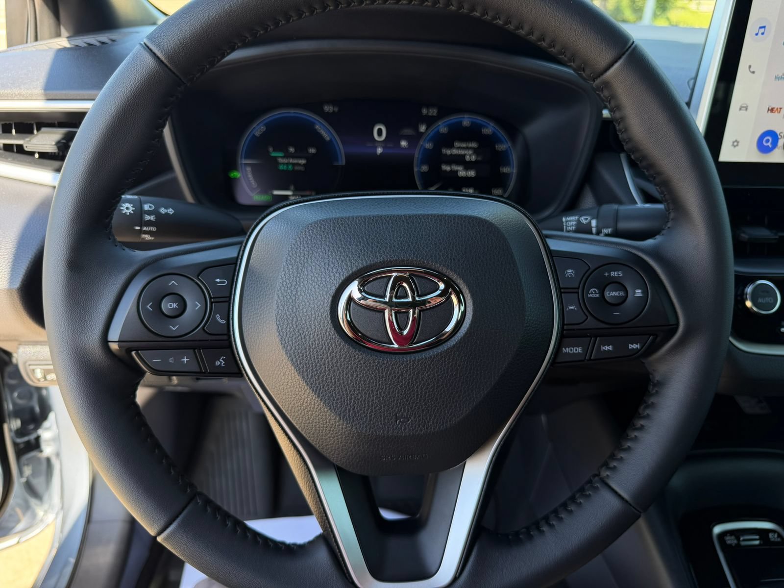 Used 2026 Toyota Corolla SE w/ SE Premium Package FWD image 22