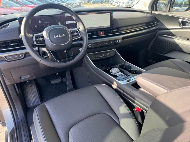 Used 2025 Kia Carnival SX w/ SX Dark Edition Package image 41