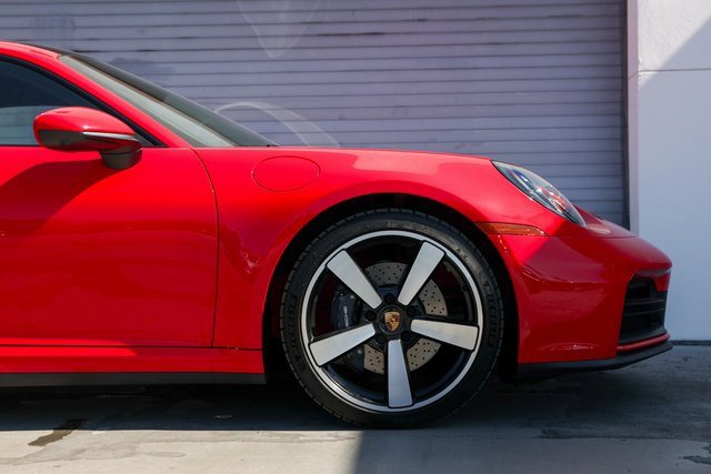 Certified 2025 Porsche 911 Carrera image 9