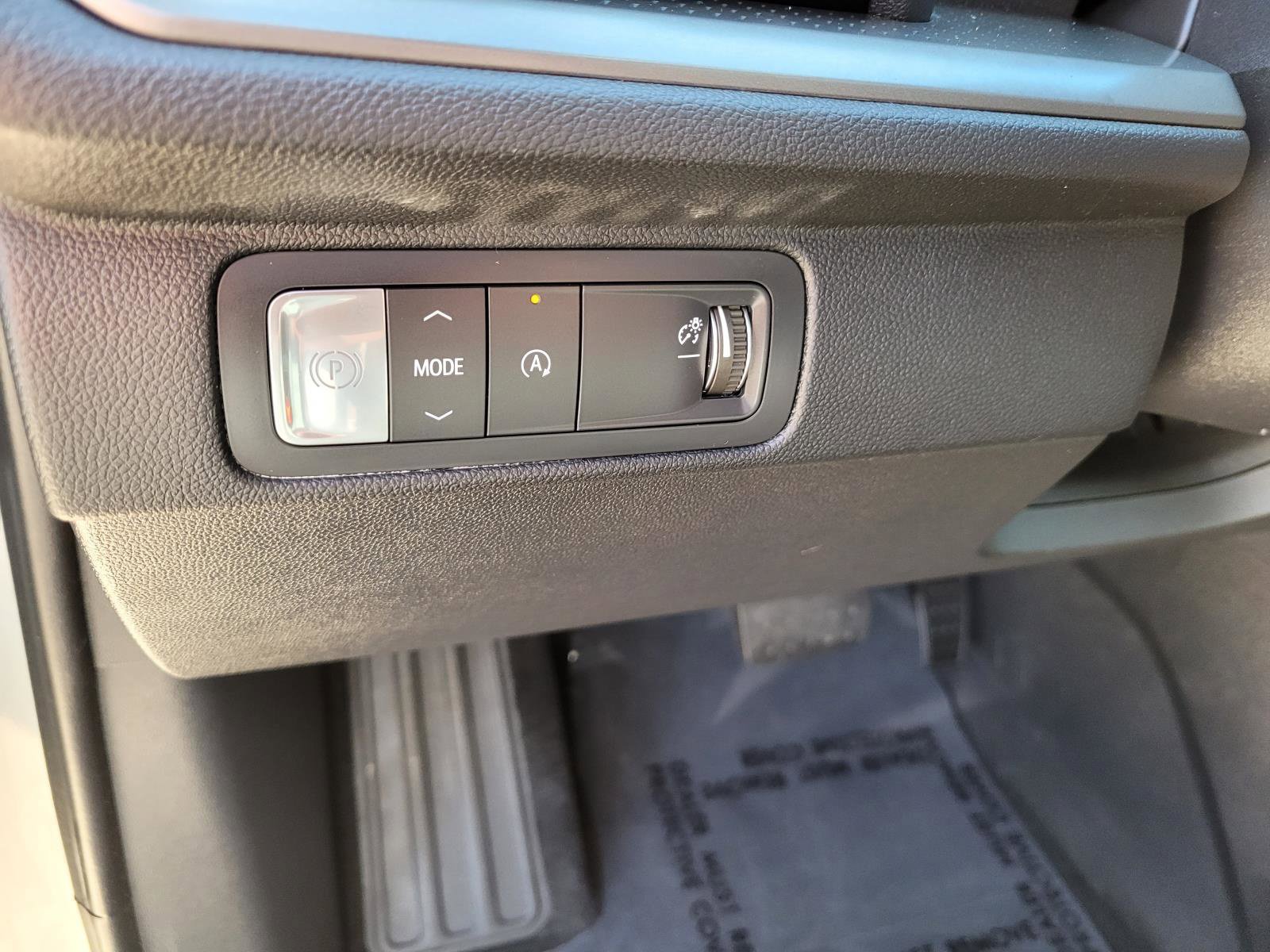 Used 2024 Chevrolet Traverse LT w/ Trailering Package FWD image 24