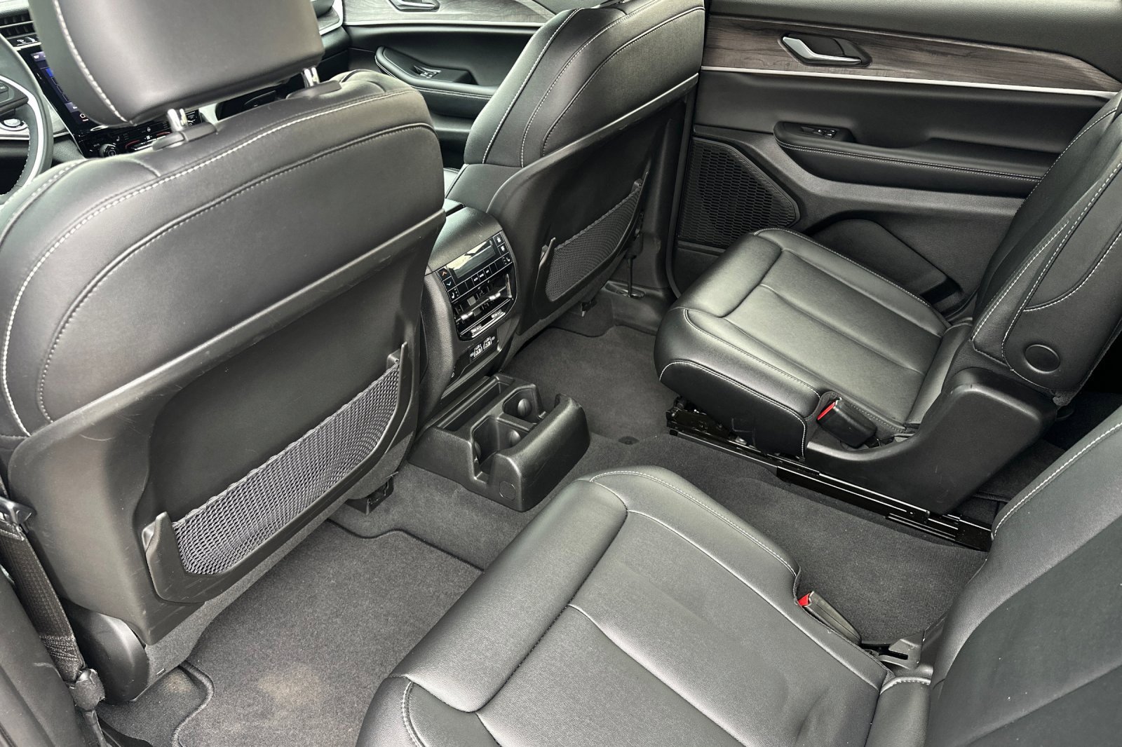 Used 2023 Jeep Grand Cherokee L Limited w/ Trailer Tow Group (B) image 13