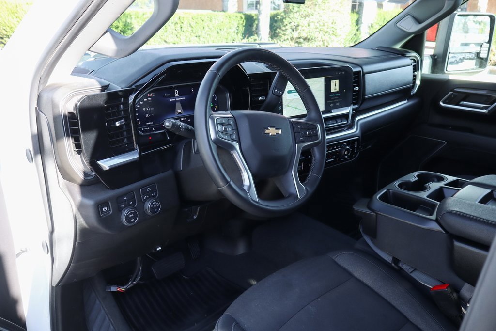 Used 2025 Chevrolet Silverado 3500 LT w/ Convenience Package image 21