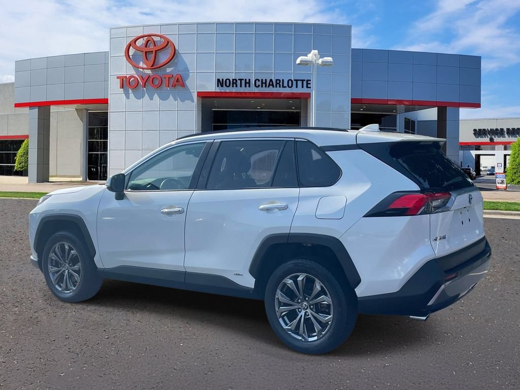 Used 2022 Toyota RAV4 Limited AWD/4WD image 6
