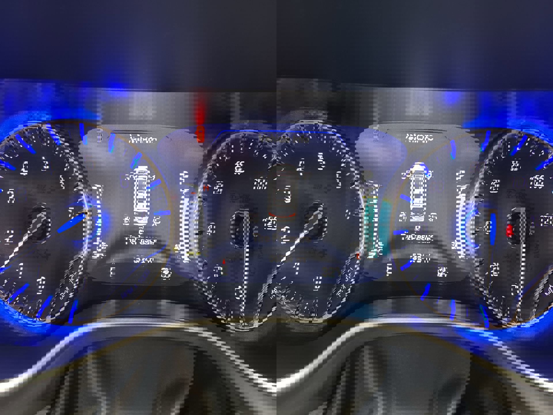 Used 2023 Chrysler Pacifica Touring-L image 14