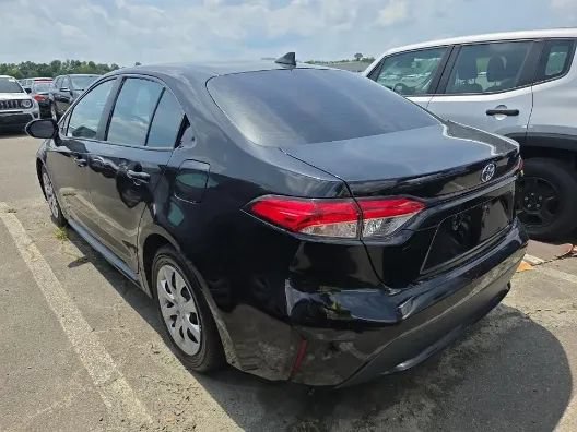 Used 2021 Toyota Corolla LE FWD image 6
