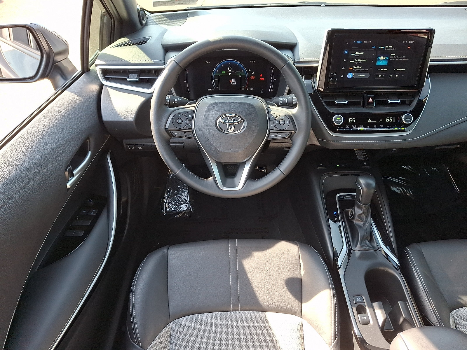 Used 2025 Toyota Corolla XSE FWD image 11