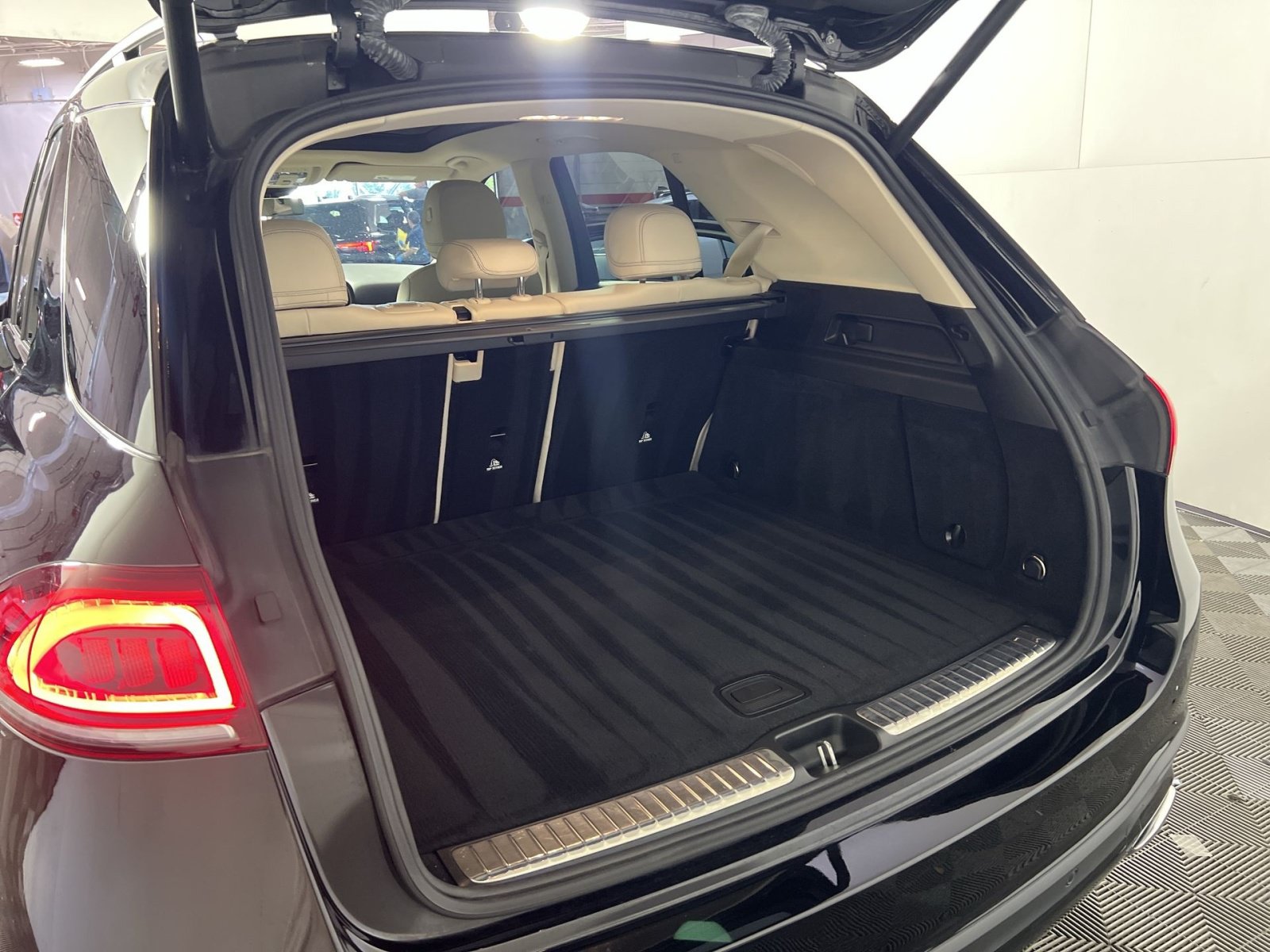Used 2023 Mercedes-Benz GLE 350 4MATIC image 27