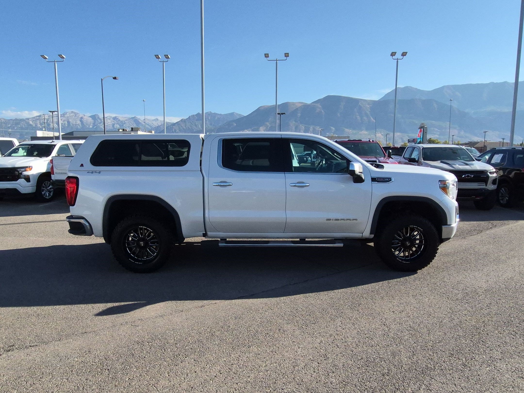 Used 2020 GMC Sierra 1500 SLT w/ SLT Convenience Package AWD/4WD image 2