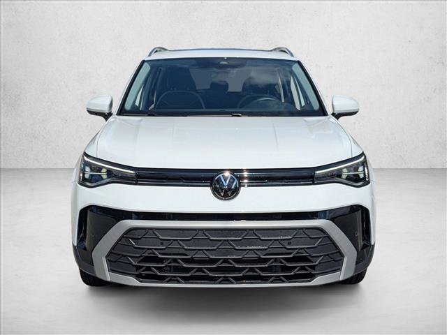 Used 2025 Volkswagen Taos SE w/ Panoramic Sunroof Package FWD image 2