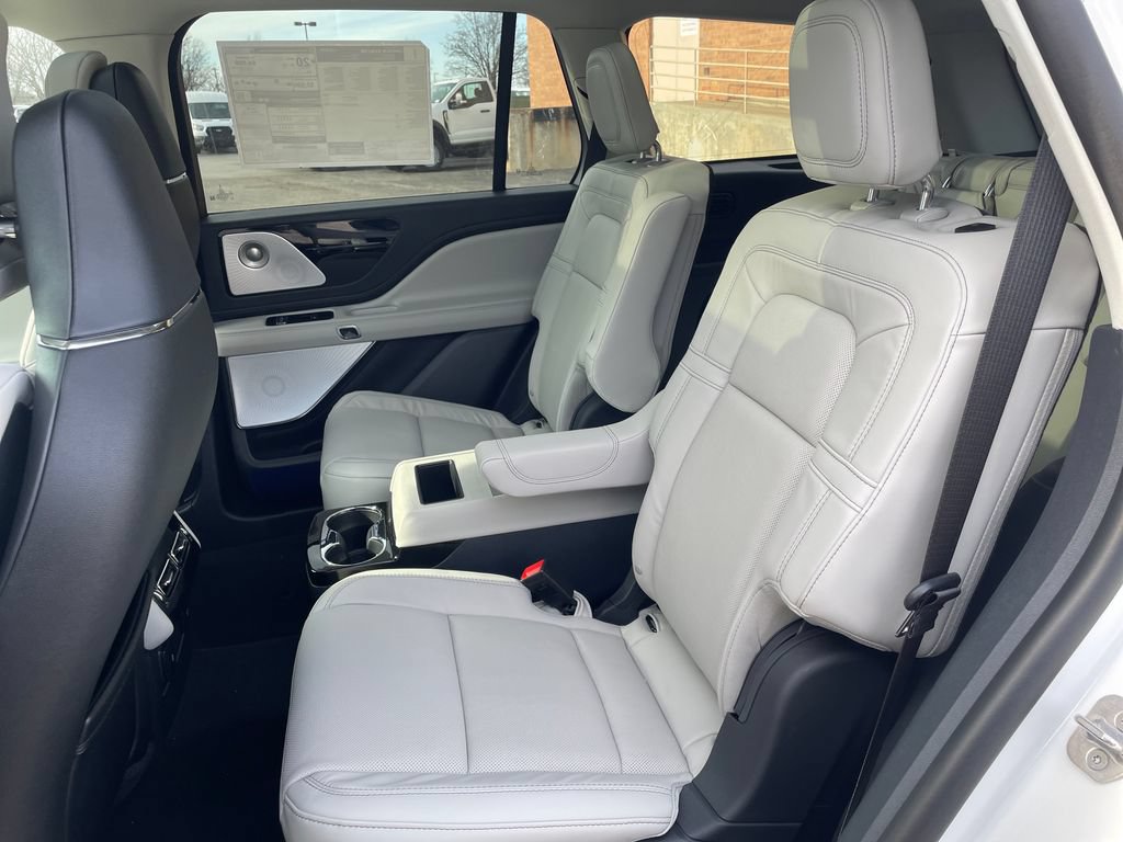 New 2026 Lincoln Aviator Reserve AWD/4WD image 13