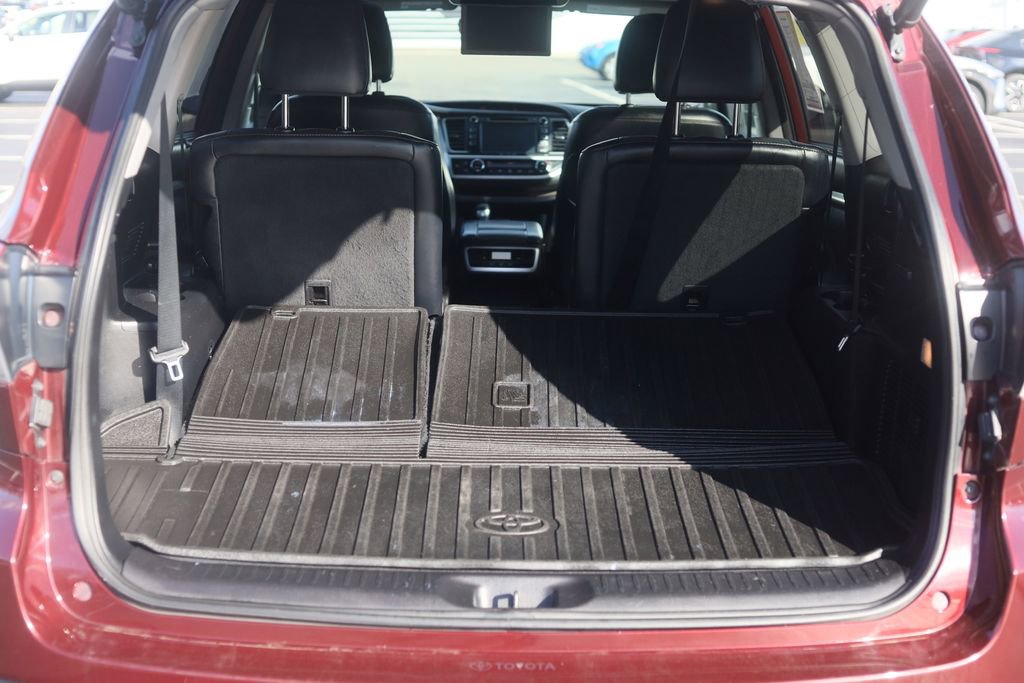 Used 2018 Toyota Highlander XLE image 35