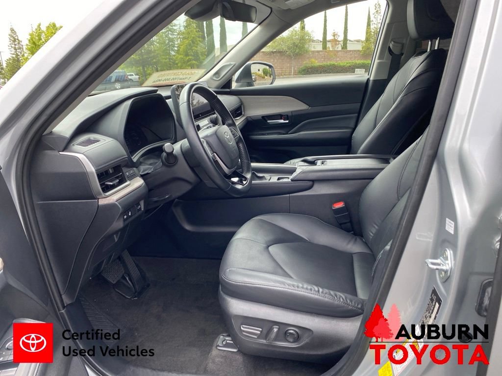 Certified 2024 Toyota Grand Highlander AWD image 38