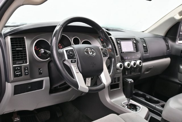 Used 2017 Toyota Sequoia SR5 AWD/4WD image 15