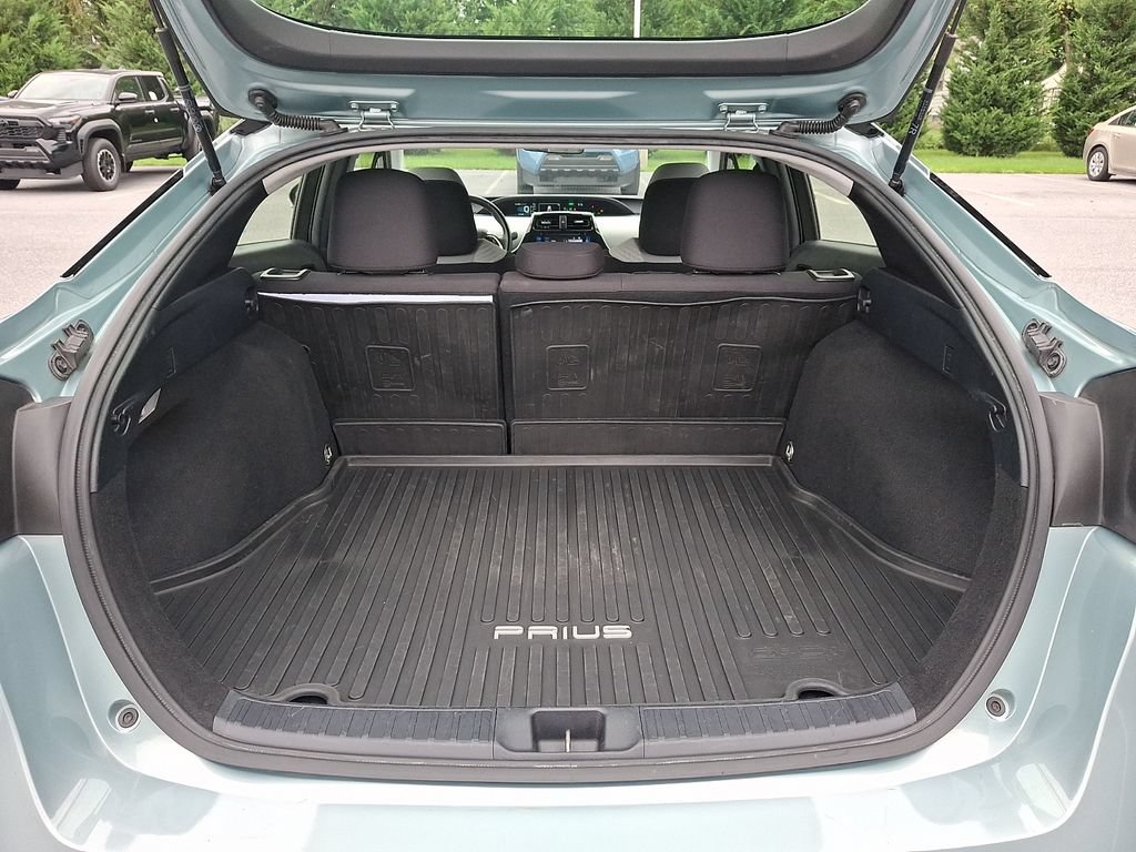 Certified 2018 Toyota Prius Three FWD image 29