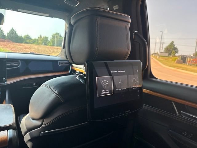 Used 2022 Jeep Grand Wagoneer Series III w/ Rear Seat Video Group 1 AWD/4WD image 9