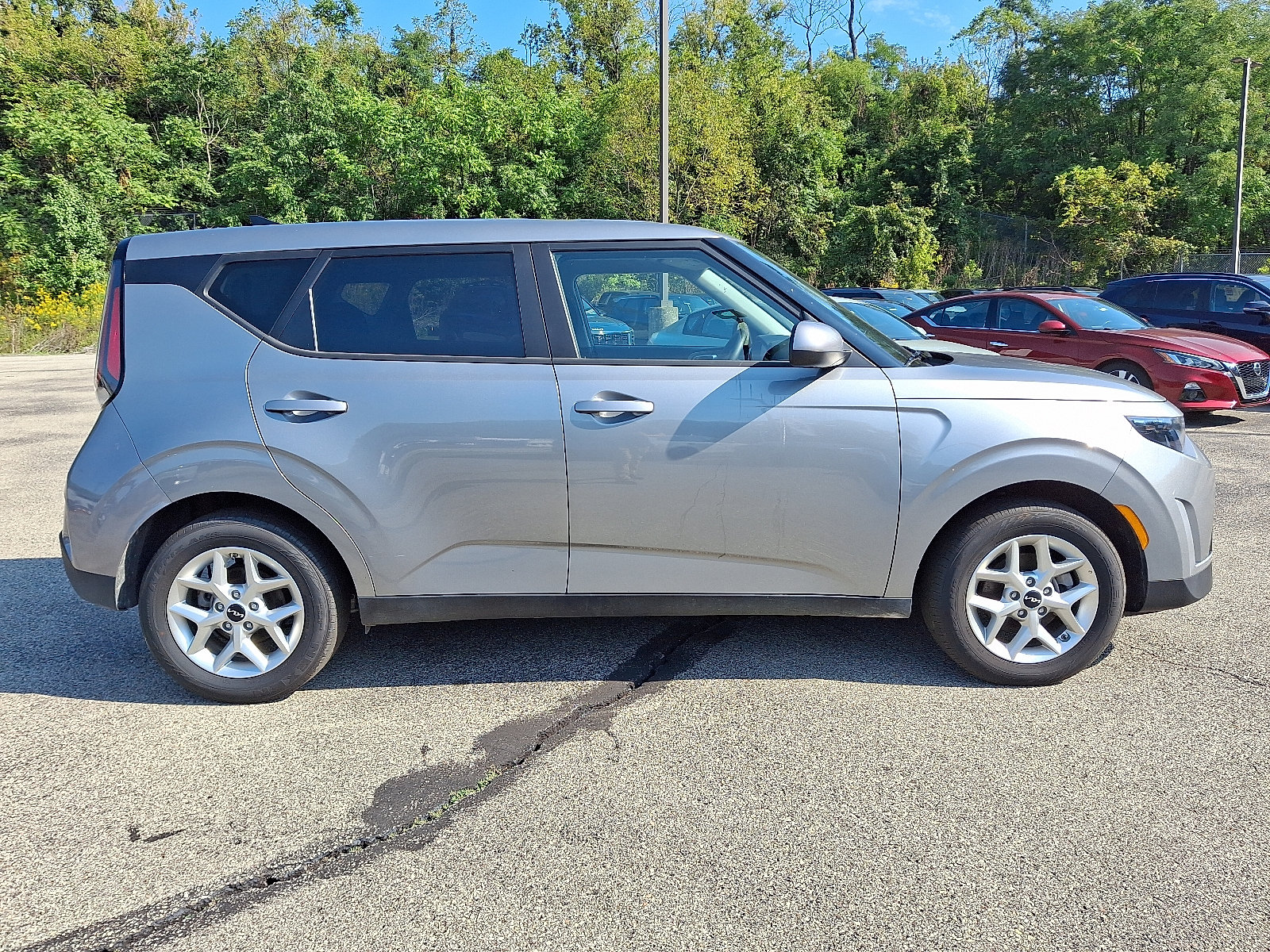 Used 2025 Kia Soul LX w/ LX Technology Package FWD image 7