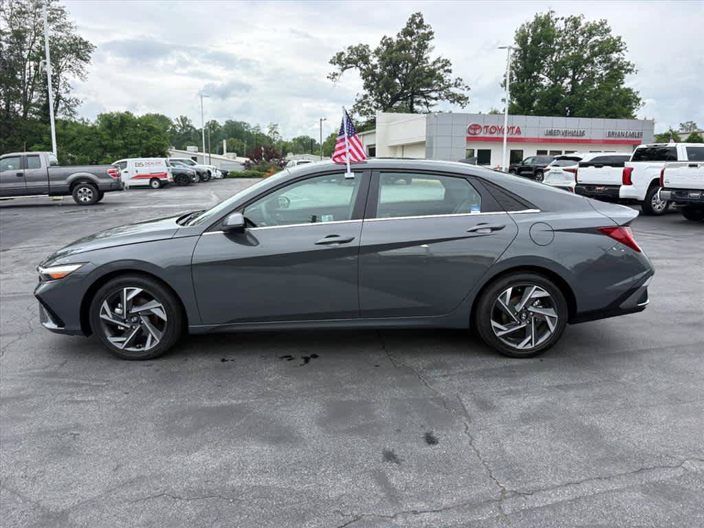 Used 2024 Hyundai Elantra Limited FWD image 27