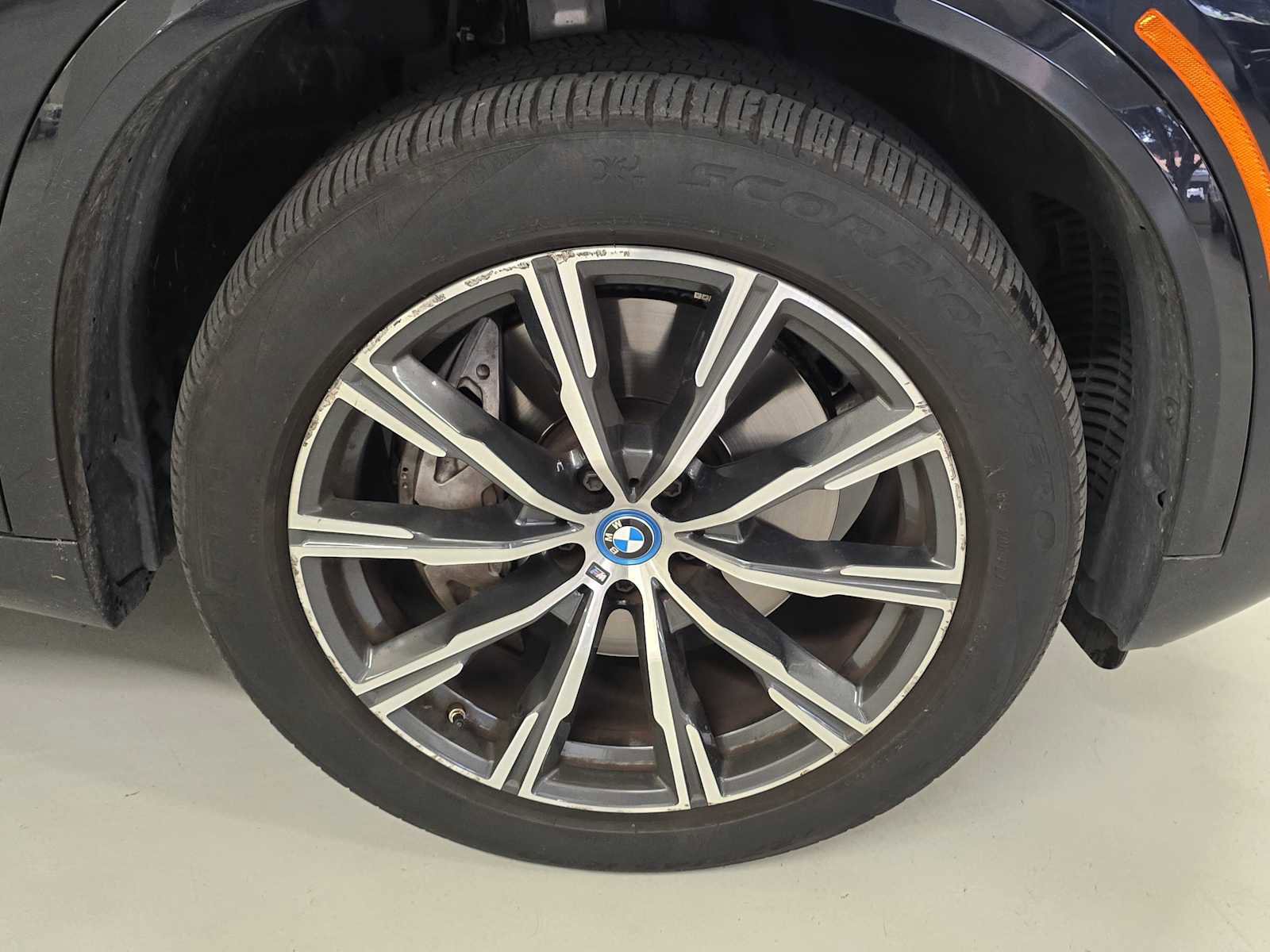 Used 2024 BMW X5 xDrive50e w/ M Sport Package image 10