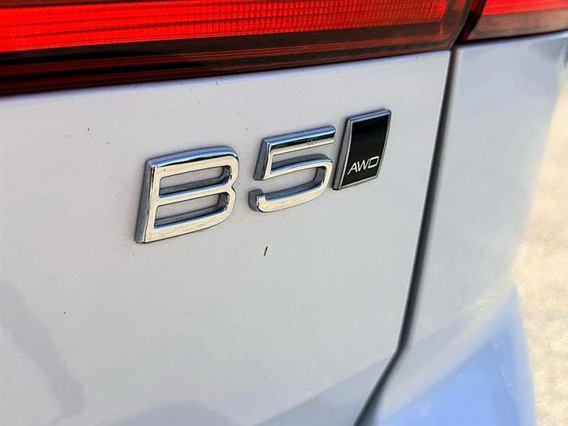 Used 2024 Volvo XC60 B5 Core w/ Protection Package Premier image 15