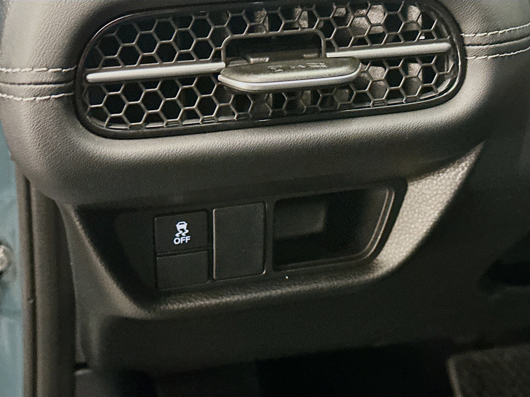 Used 2024 Honda HR-V EX-L image 17